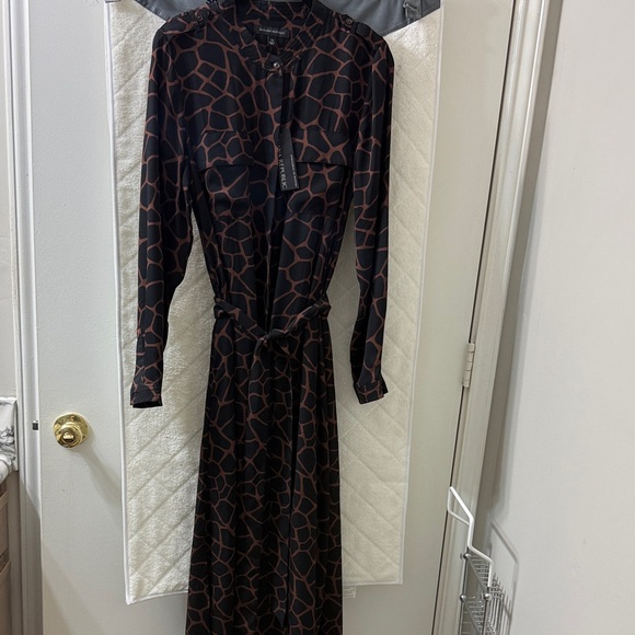 Banana Republic Dresses & Skirts - Banana Republic Black and Brown Long Sleeve Dress